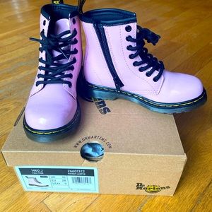 Pale pink patent lamper Dr. Martens lace up and zipper side boots girls size 11